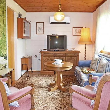 Holiday Dowald - 05 *